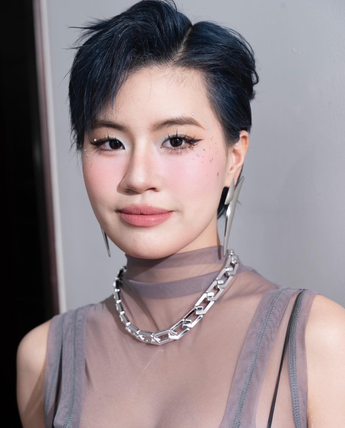 Party makeup in Hoi An