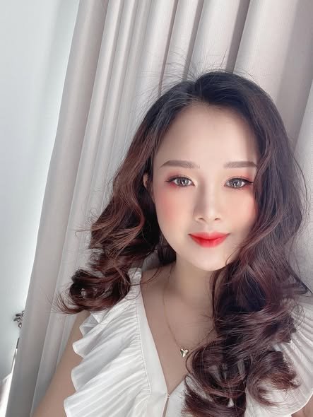 Natural radiant skin makeup