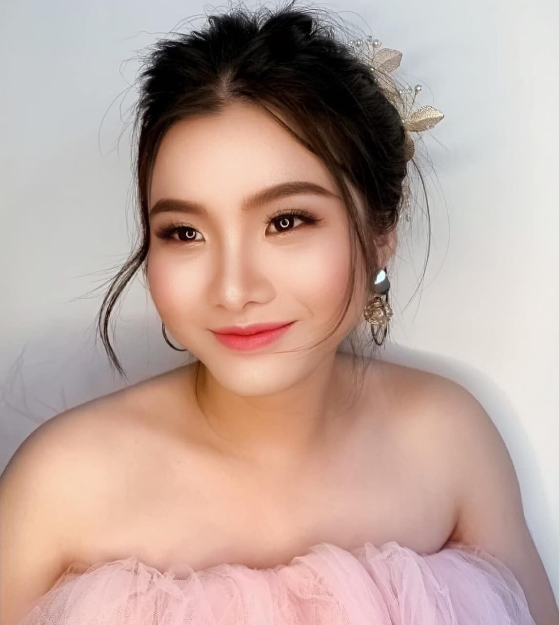 Party glam for tourists in Hoi An