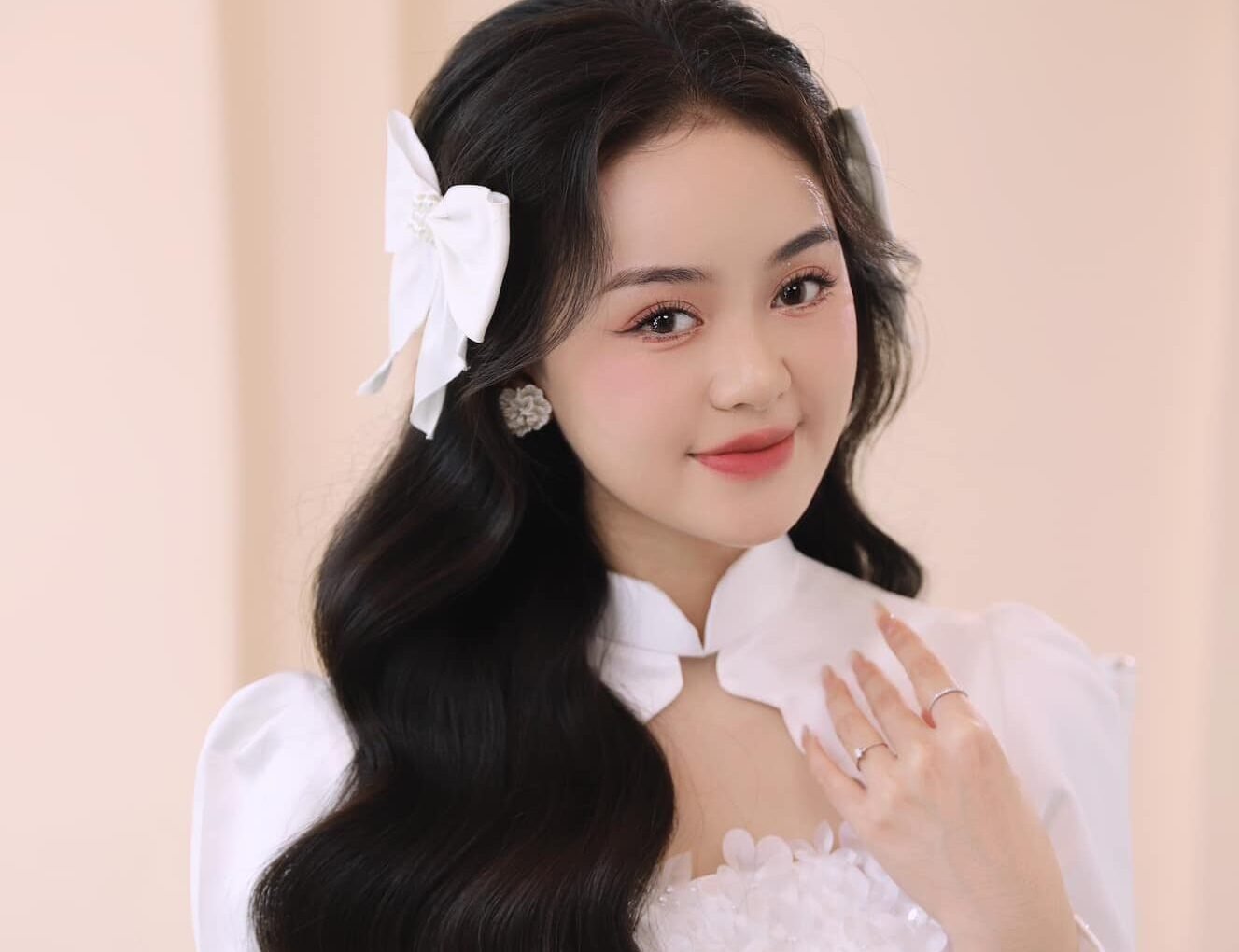 Elegant hair styling and makeup for an international guest in Hoi An
