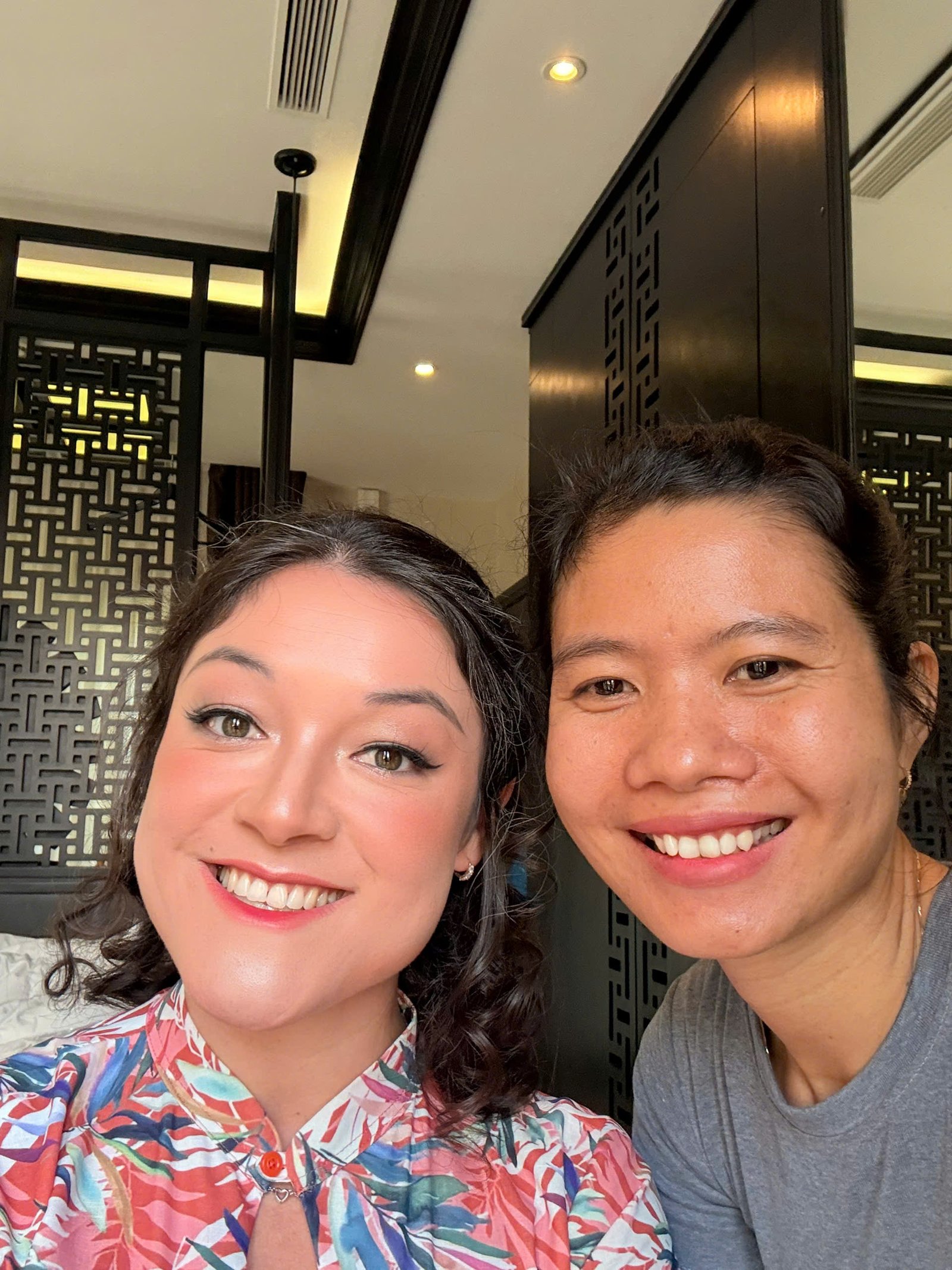 Polished gala makeup suited to formal evening photographs at a Da Nang resort