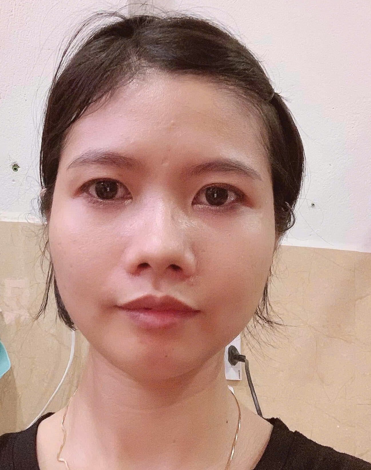 Before wedding guest makeup in Da Nang showing natural face